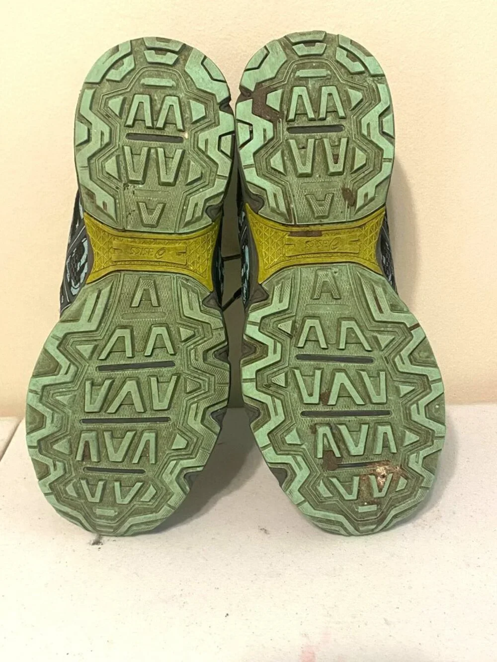 Women's Asics GEL Venture 6 Women's Running Shoe Gray Green‎ T7G6N Size 9